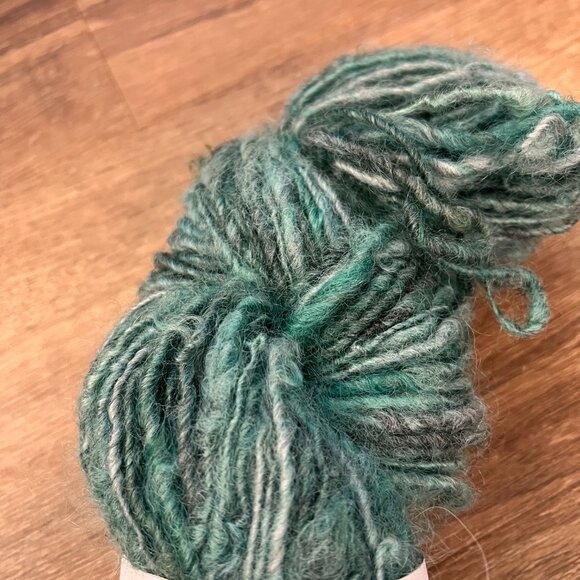 Coopworth Wool Hand-Spun Hand Dyed Fiber Yarn Teal - Picture 3 of 7